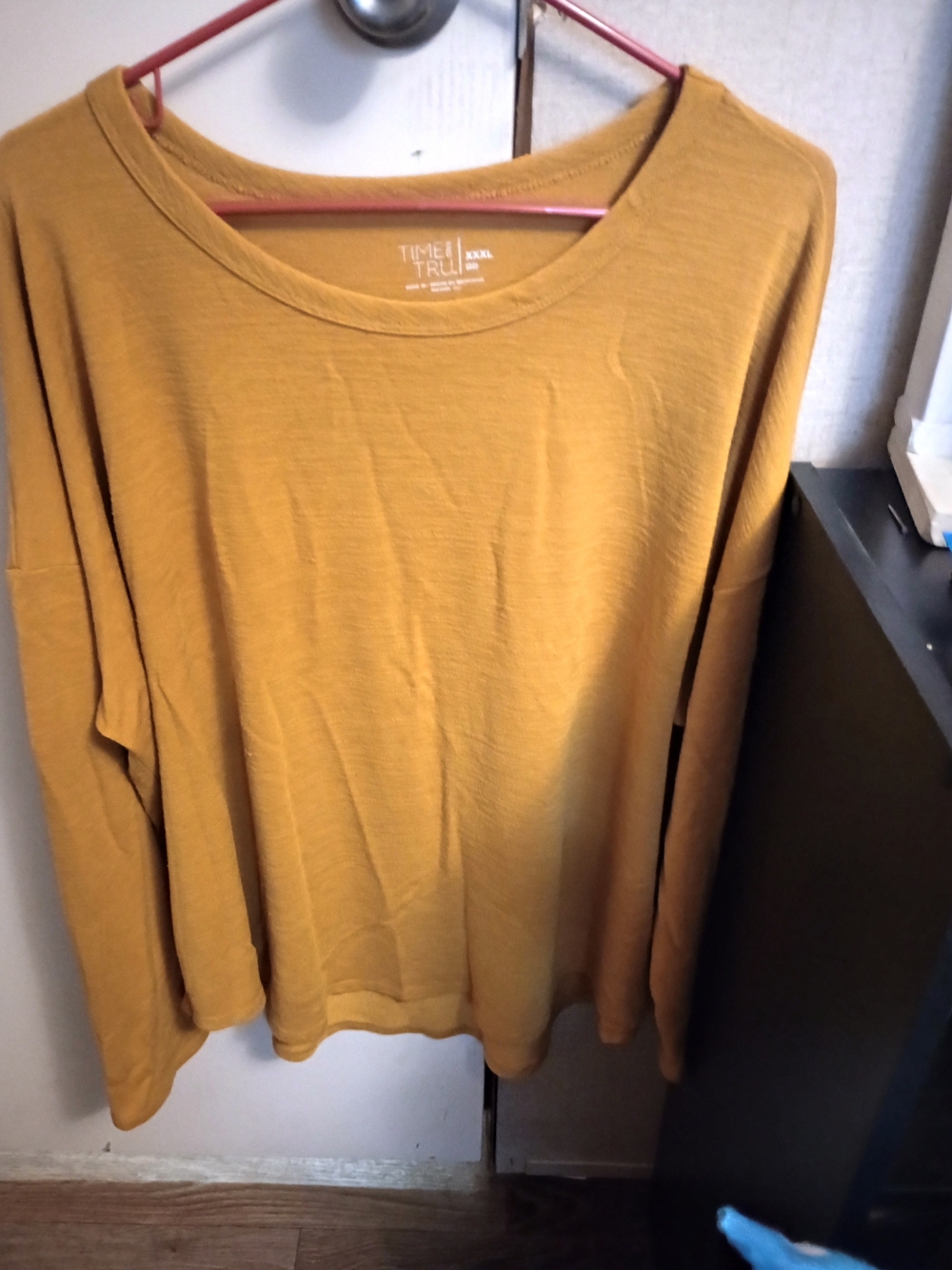 Time and Tru Women's Mustard Crewneck Long Sleeve Top